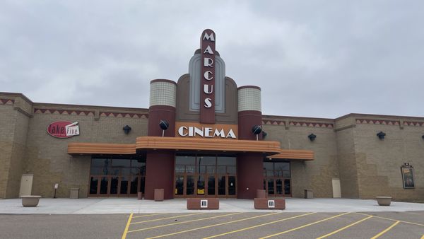 Marcus Oakdale Cinema by null