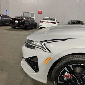 Van Nuys Kia - Car Dealers Near Me - Van Nuys, California