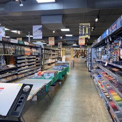 Jerry's Artarama - Middle aisle