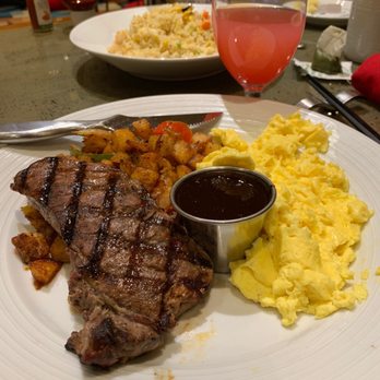 Avenue Cafe - Bars Near Me - Las Vegas, Nevada