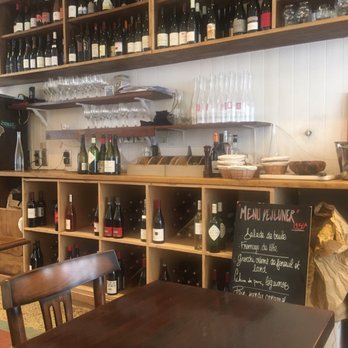 Miroir - Their atmosphere was a nice bistro with a lunch fixed price menu and wine selection. - French Near Me - Paris, 75 Miroir - Their atmosphere was a nice bistro with a lunch fixed price menu and wine selection. - French Near Me - Paris, 75