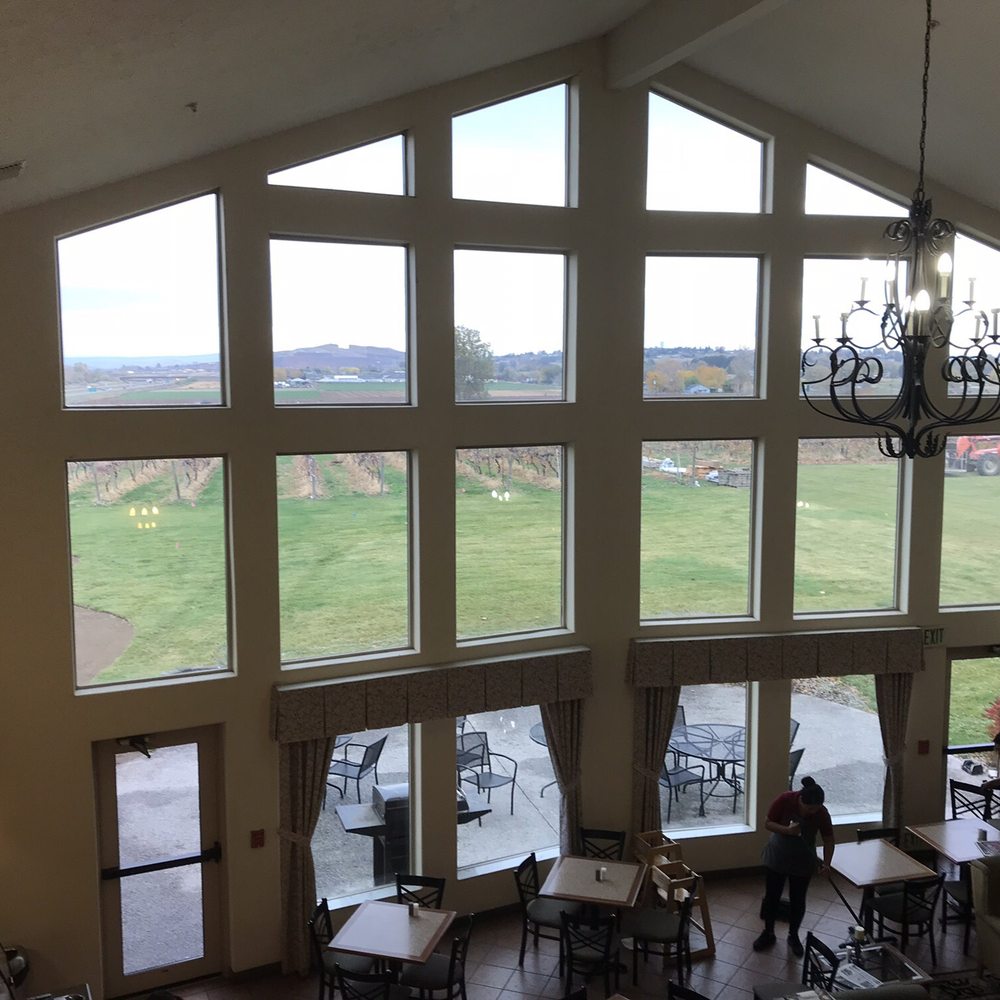 Best Western Plus Grapevine Inn - Hotels Near Me - Sunnyside, Washington