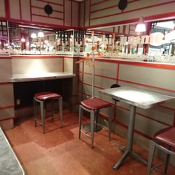 Unimer - Salle à manger réservée aux clients de sushis unimer