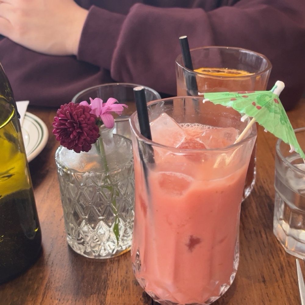 Daisy May’s - Strawberry lemonade special, and sweet tea behind - Breakfast & Brunch Near Me - Toronto, Ontario