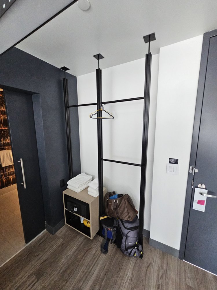 ALOFT HENDERSON nearby at 2631 St Rose Pkwy, Henderson, Nevada 90