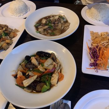 R Thai Cuisine - Left: Pad see ew Upper middle: Mongolian "onions" Lower middle: spicy eggplant with chicken Right: pad thai - Thai Near Me - Redlands, California R Thai Cuisine - Left: Pad see ew Upper middle: Mongolian "onions" Lower middle: spicy eggplant with chicken Right: pad thai - Thai Near Me - Redlands, California