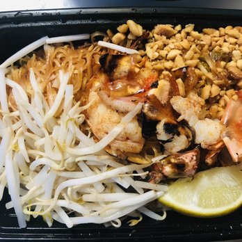 Klom Klorm - Pad thai - Thai Near Me - Brooklyn, New York Klom Klorm - Pad thai - Thai Near Me - Brooklyn, New York