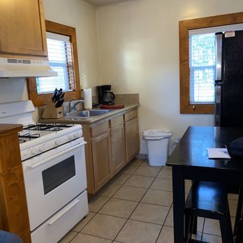 Bear Creek Resort - Cabin #20 Kitchen - Guest Houses Near Me - Big Bear Lake, California Bear Creek Resort - Cabin #20 Kitchen - Guest Houses Near Me - Big Bear Lake, California