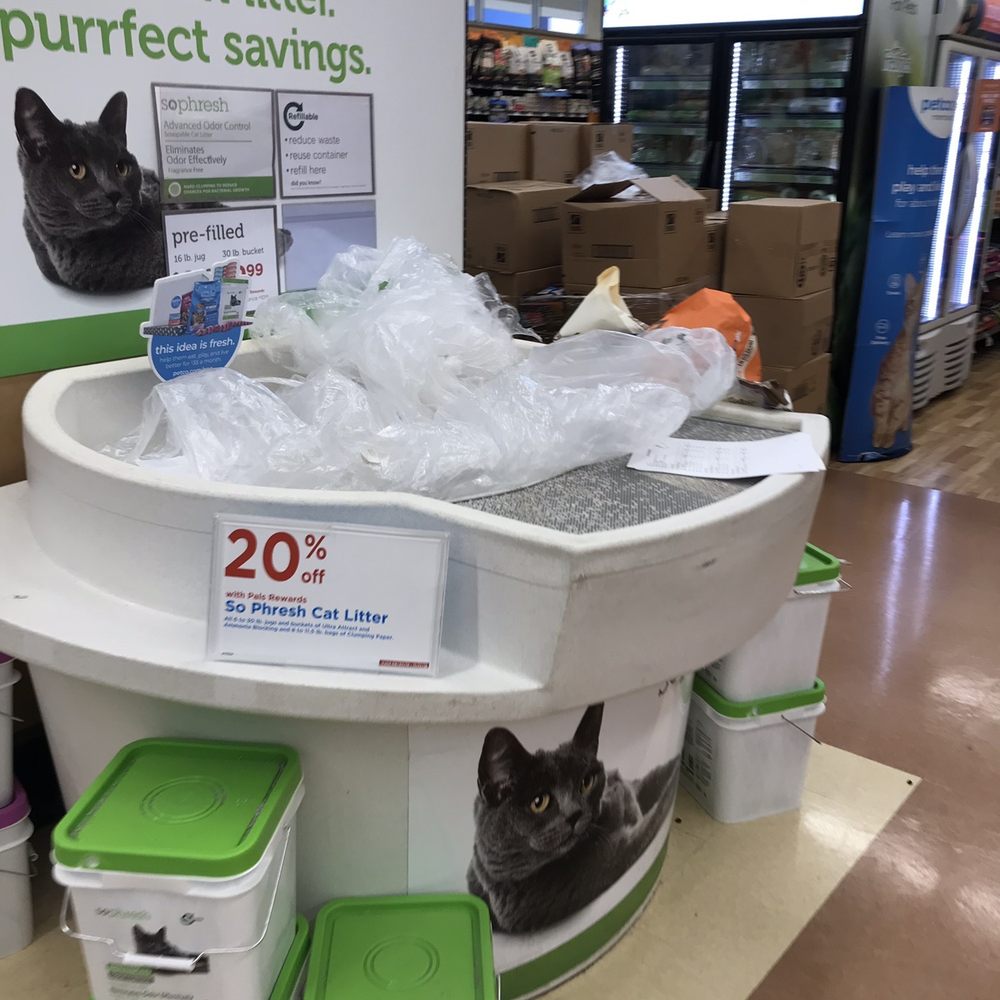 Petco - Display trashed with plastic - Pet Stores Near Me - Doral, Florida Petco - Display trashed with plastic - Pet Stores Near Me - Doral, Florida