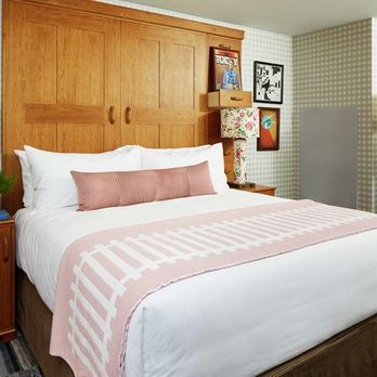 Graduate by Hilton Bloomington - Guest room - Hotels Near Me - Bloomington, Indiana Graduate by Hilton Bloomington - Guest room - Hotels Near Me - Bloomington, Indiana