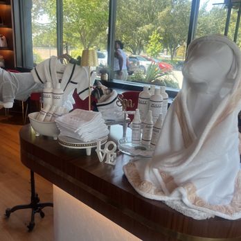 PUCCI Café - Puppy spa gear - Pet Stores Near Me - Katy, Texas PUCCI Café - Puppy spa gear - Pet Stores Near Me - Katy, Texas