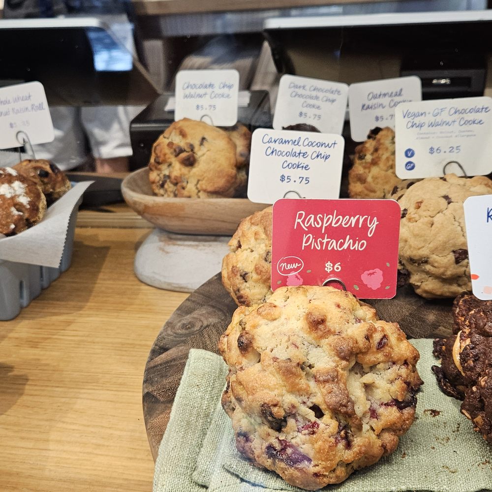 Levain Bakery - Bakeries Near Me - New York, New York