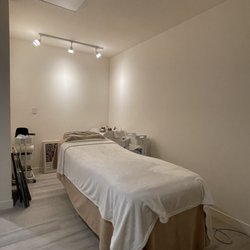 J.H Beauty SkinCare - Single treatment room.