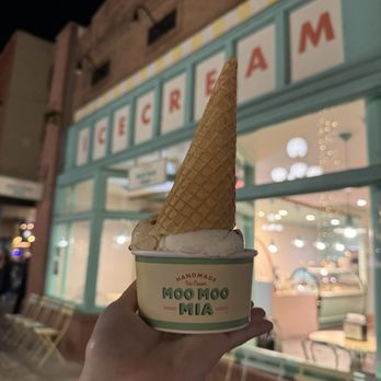 Moo Moo Mia - LOVEEEEE - Ice Cream & Frozen Yogurt Near Me - Monrovia, California