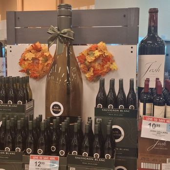 Publix - Huge wine display! - Grocery Near Me - Miami, Florida Publix - Huge wine display! - Grocery Near Me - Miami, Florida