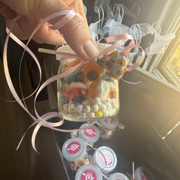 Individual candy jar