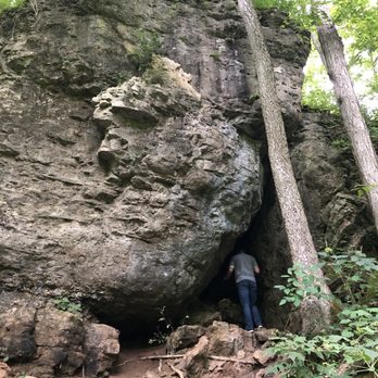 Clifton Gorge - Slump block "cave". - Hiking Near Me - Yellow Springs, Ohio Clifton Gorge - Slump block "cave". - Hiking Near Me - Yellow Springs, Ohio