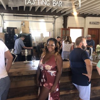 Stone Tower Winery - Signature wine tasting - Wineries Near Me - Leesburg, Virginia