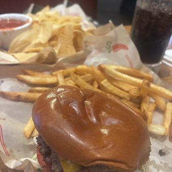 Chili's - Oldtimer Burger W/ Cheese - American Near Me - Corona, California
