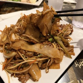 King Noodle House - Beef chow fun - Chinese Near Me - Everett, Washington King Noodle House - Beef chow fun - Chinese Near Me - Everett, Washington