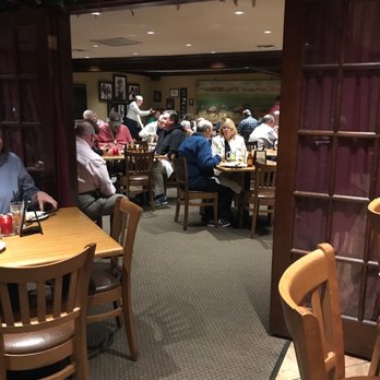 Giorlando's Restaurant - Interior - Italian Near Me - Metairie, Louisiana Giorlando's Restaurant - Interior - Italian Near Me - Metairie, Louisiana