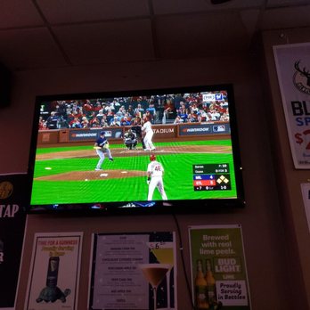 Ray & Dot's Tap - Bars Near Me - Greendale, Wisconsin