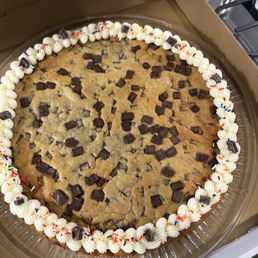 Chocolate chunk cookie cake