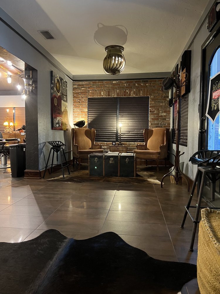 The Modern Man Grooming Salon Logo