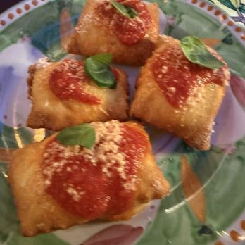Da Vincenzo - Stuffed pillows of ricotta - Italian Near Me - Positano, SA Da Vincenzo - Stuffed pillows of ricotta - Italian Near Me - Positano, SA