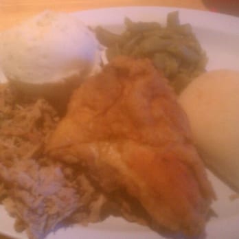 Courtney's BBQ - BBQ, fried chicken, mashed potatoes, green beans and roll from Sunday buffet - Barbeque Near Me - Clover, South Carolina