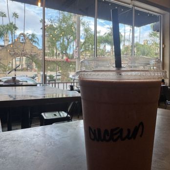 Molinos Coffee - Dulcelia Smoothie - Coffee & Tea Near Me - Riverside, California Molinos Coffee - Dulcelia Smoothie - Coffee & Tea Near Me - Riverside, California