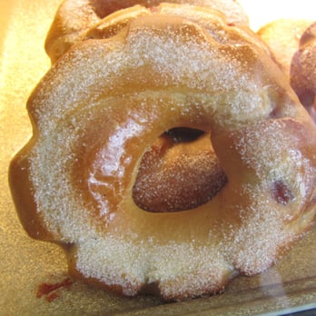 Antojitos - Roscon - Courtesy of Foodies Inked - Bakeries Near Me - Mississauga, Ontario
