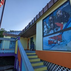 Rainbow Reef Dive Center