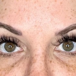 Royalty Salon & Spa - Twisting, gaps, slippage and uneven application. Left lateral drooping and slippage. Post  1 week.