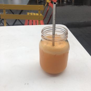 Peck 20 - Carrot apple ginger juice. Refreshing with not too much ginger to overwhelm. - Breakfast & Brunch Near Me - Saint-Gilles, BRU Peck 20 - Carrot apple ginger juice. Refreshing with not too much ginger to overwhelm. - Breakfast & Brunch Near Me - Saint-Gilles, BRU