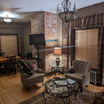 Murray Hotel - Our suite - Hotels Near Me - Livingston, Montana