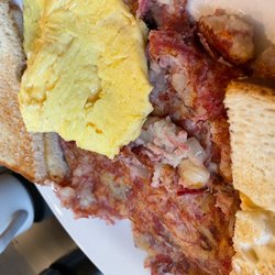 Carleen's Coffee Shop - Hash n eggs