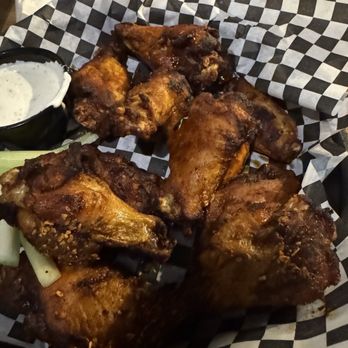 Magoo's On The Mound - Sports Bars Near Me - Milwaukee, Wisconsin Magoo's On The Mound - Sports Bars Near Me - Milwaukee, Wisconsin