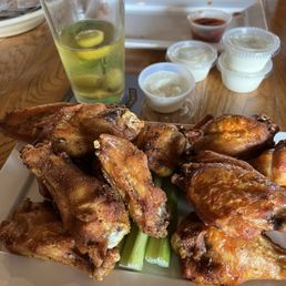 Bone in wings with the Maui dry rub and some with traditional buffalo sauce. Bone in wings with the Maui dry rub and some with traditional buffalo sauce.