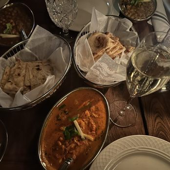 Royal Taj - Garlic naan - Indian Near Me - Columbia, Maryland Royal Taj - Garlic naan - Indian Near Me - Columbia, Maryland