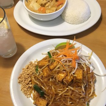 Seven Seas - Mussaman curry and pad thai - Thai Near Me - Corona, California Seven Seas - Mussaman curry and pad thai - Thai Near Me - Corona, California