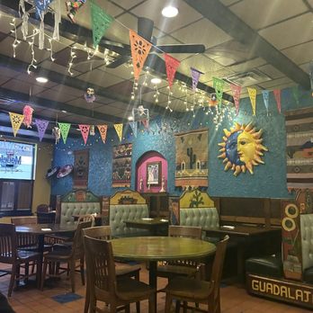 El Jefe Restaurant & Mexican Grill - Eat-in area - clean and cool! - Mexican Near Me - Newark, Delaware El Jefe Restaurant & Mexican Grill - Eat-in area - clean and cool! - Mexican Near Me - Newark, Delaware