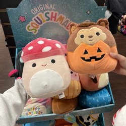 Toy Temple - Squishmallows