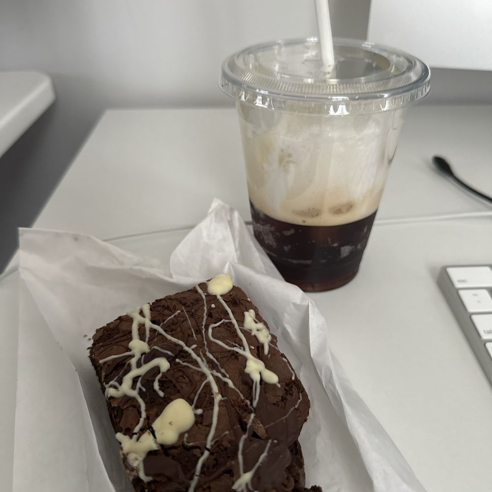 BBCR Cafe - Nitro Cold Brew and Brownie - Coffee & Tea Near Me - Ottawa, Ontario BBCR Cafe - Nitro Cold Brew and Brownie - Coffee & Tea Near Me - Ottawa, Ontario