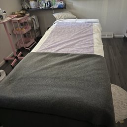 Facial and Massage 10/10 Facial and Massage 10/10