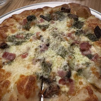 River Oaks Pizzeria - Surfside - Fig and Goat Cheese pizza - Pizza Near Me - Myrtle Beach, South Carolina River Oaks Pizzeria - Surfside - Fig and Goat Cheese pizza - Pizza Near Me - Myrtle Beach, South Carolina