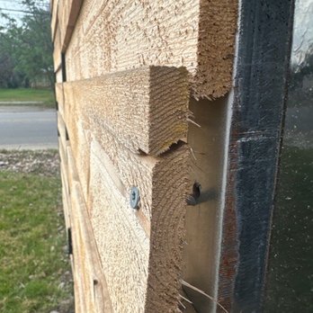 Pflugerville Pfence Company - Boards splitting - Fences & Gates Near Me - Hutto, Texas Pflugerville Pfence Company - Boards splitting - Fences & Gates Near Me - Hutto, Texas