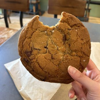 Crossbar - Chocolate Chunk Cookie - Coffee & Tea Near Me - New York, New York