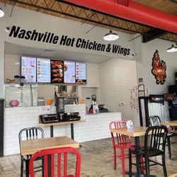 Hangry Joe's Hickory Hot Chicken - Counter