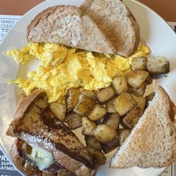 The Middle of Nowhere Diner - Scrambled eggs with a side of the best potatoes ever. French toast too!!
